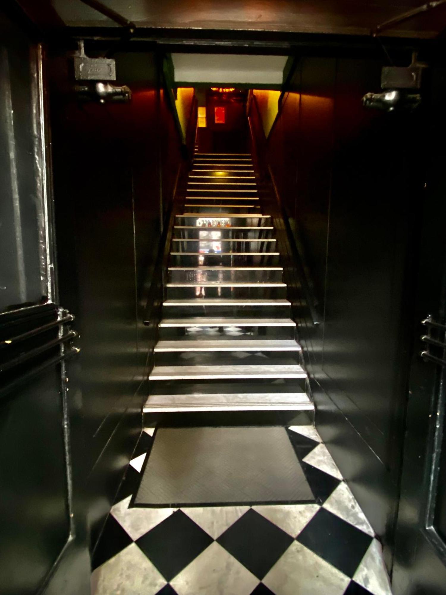 The Nolita Express Hostel Нью-Йорк Экстерьер фото